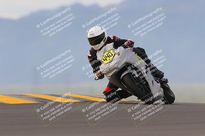 media/Sep-11-2022-SoCal Trackdays (Sun) [[81b7e951af]]/Turn 9 (930am)/